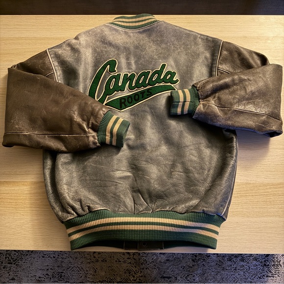 90s Roots Canada Leather Patina Varsity Distressed Size Large - Picture 2 of 7